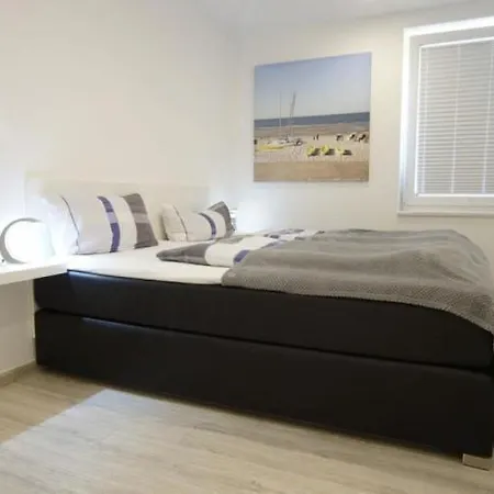Apartment Iris 8 - Ruhige Souterrain-wohnung In Der Friesenstraße