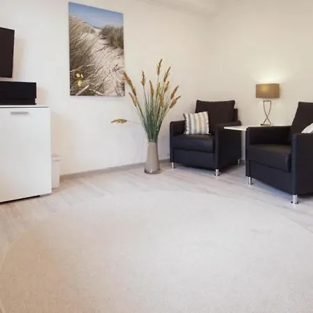 Iris 8 - Ruhige Souterrain-wohnung In Der Friesenstraße Wangerooge
