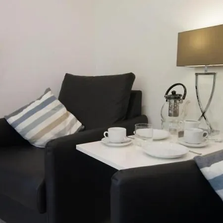 Iris 8 - Ruhige Souterrain-wohnung In Der Friesenstraße Apartment Wangerooge
